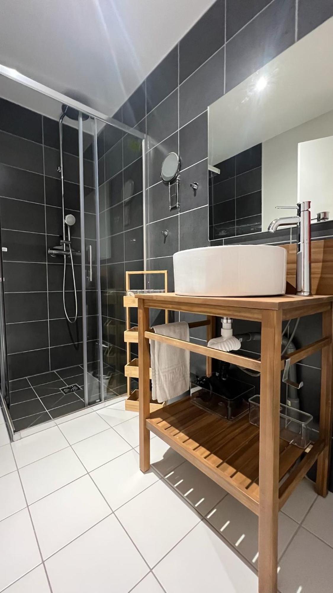 Rouge Canneberge -8 Personnes- 84M2 Vue Degagee Setaz 발루아 외부 사진