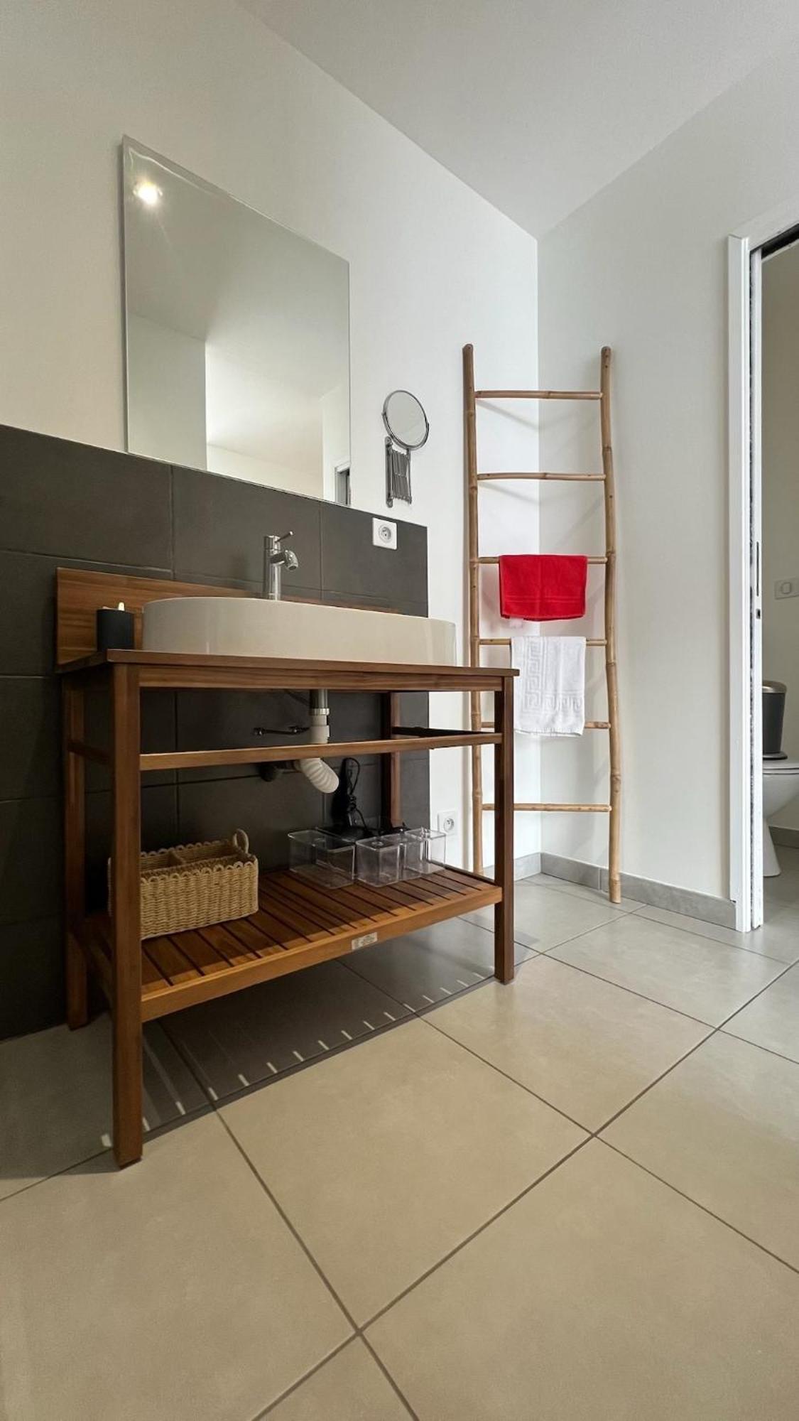 Rouge Canneberge -8 Personnes- 84M2 Vue Degagee Setaz 발루아 외부 사진